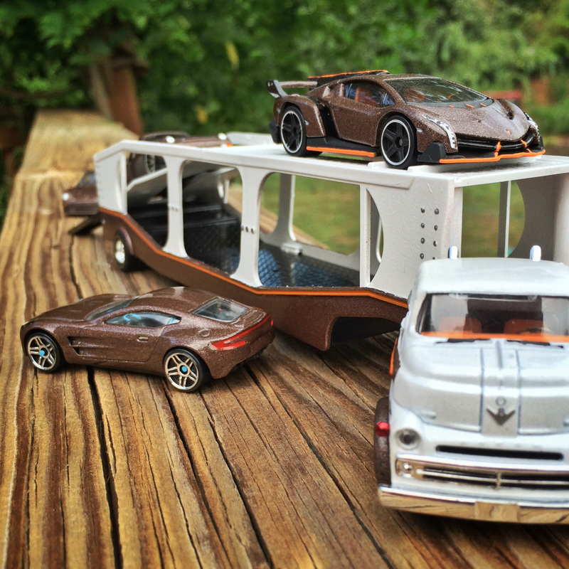 Illustration for article titled Custom Auto Hauler & Cars